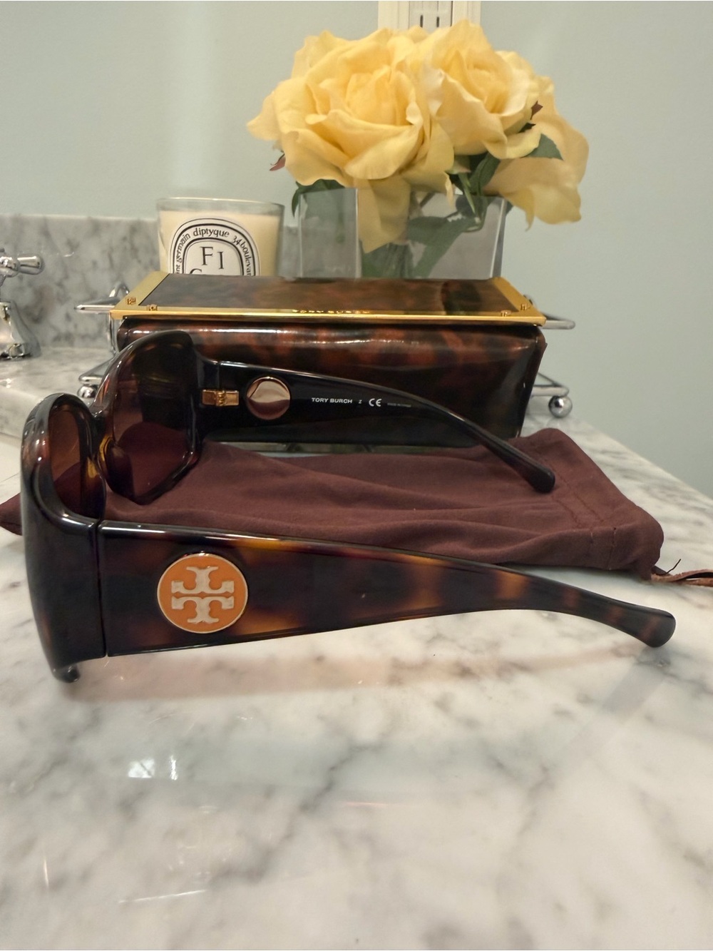 Tory Burch Tortoiseshell Frame Sunglasses with Gold Trim - Picture 2 of 9